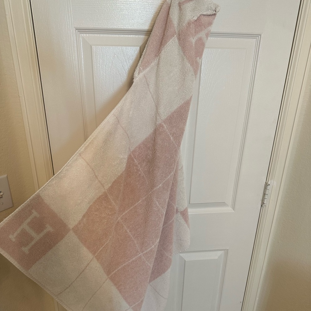 Hermes hooded children’s towel.